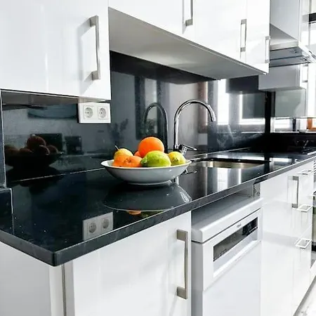 Apartment Piso Valdecilla Con Garaje
