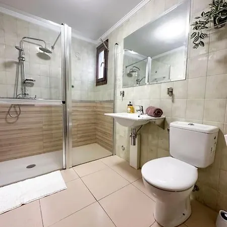 Apartment Piso Valdecilla Con Garaje