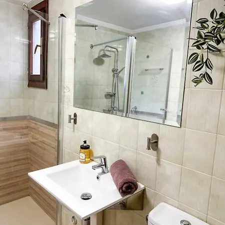 Apartment Piso Valdecilla Con Garaje *