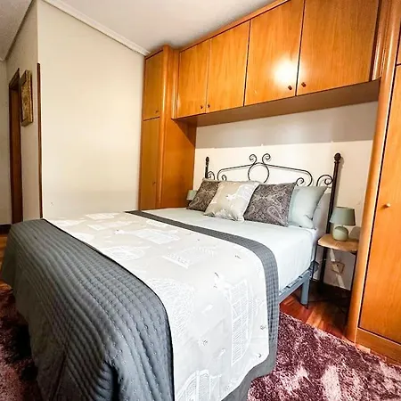 Piso Valdecilla Con Garaje Apartment