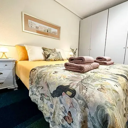 Apartment Piso Valdecilla Con Garaje